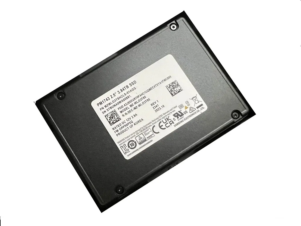 Samsung MZ-WLO3T80 3.84 TB PM1743 PCIe 5.0 x4 E3.S Read Intensive Solid State Drive