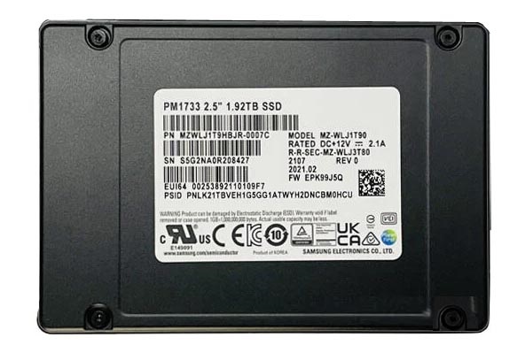Samsung MZWLJ1T9HBJR-0007C 1.92 TB PM1733 PCIe Gen4 x4 U.2 Read Intensive Solid State Drive